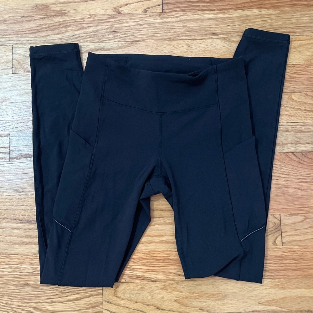 Lululemon Black Leggings 28” Length Size 4 With Pockets and Reflective Parts